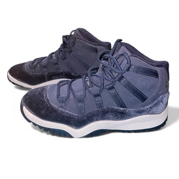 Jordan 11 Retro Midnight Navy - Picture 2 of 5